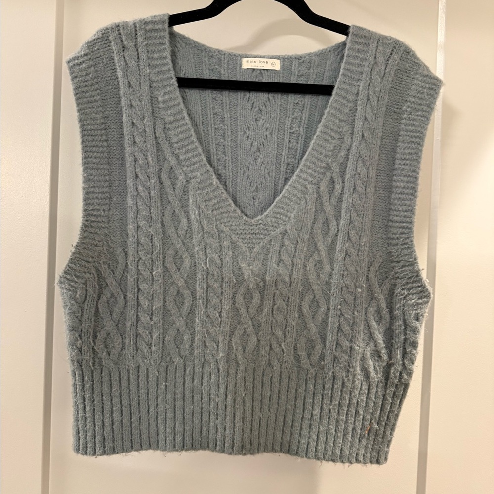 Miss Love Cable Knit V-Neck Sleeveless Sweater Vest - Light Blue